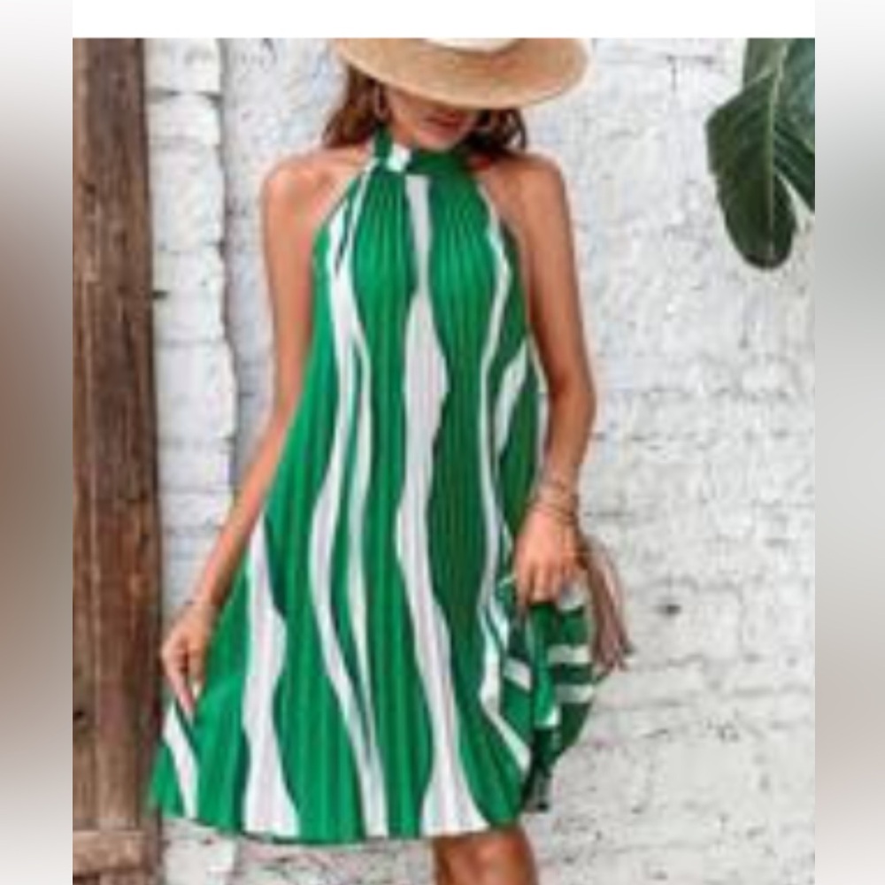 Sheen keyhole back two tone halter dress NWOT